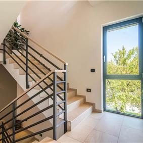 4 bedroom villa with pool near Pula, sleeps 8